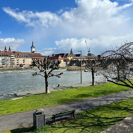 Stilvolle Wohnung An Der Alten Mainbruecke เวิร์ซบวร์ก ภายนอก รูปภาพ
